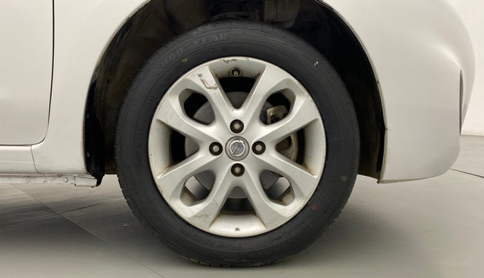 2014 Nissan Micra XV CVT, Petrol, Automatic, 50,219 km, Right Front Wheel