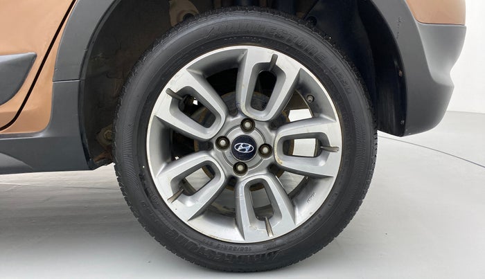 2016 Hyundai i20 Active 1.4 S, Diesel, Manual, 1,17,692 km, Left Rear Wheel
