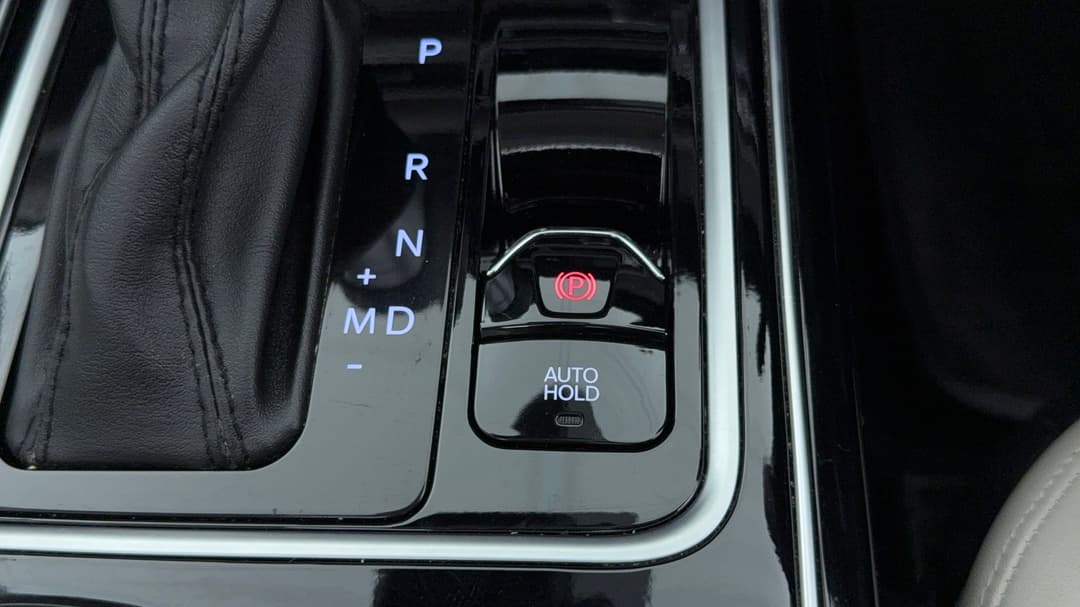 2023 Mahindra Xuv700 Ax7l, Automatic, 48441 km, Handbrake