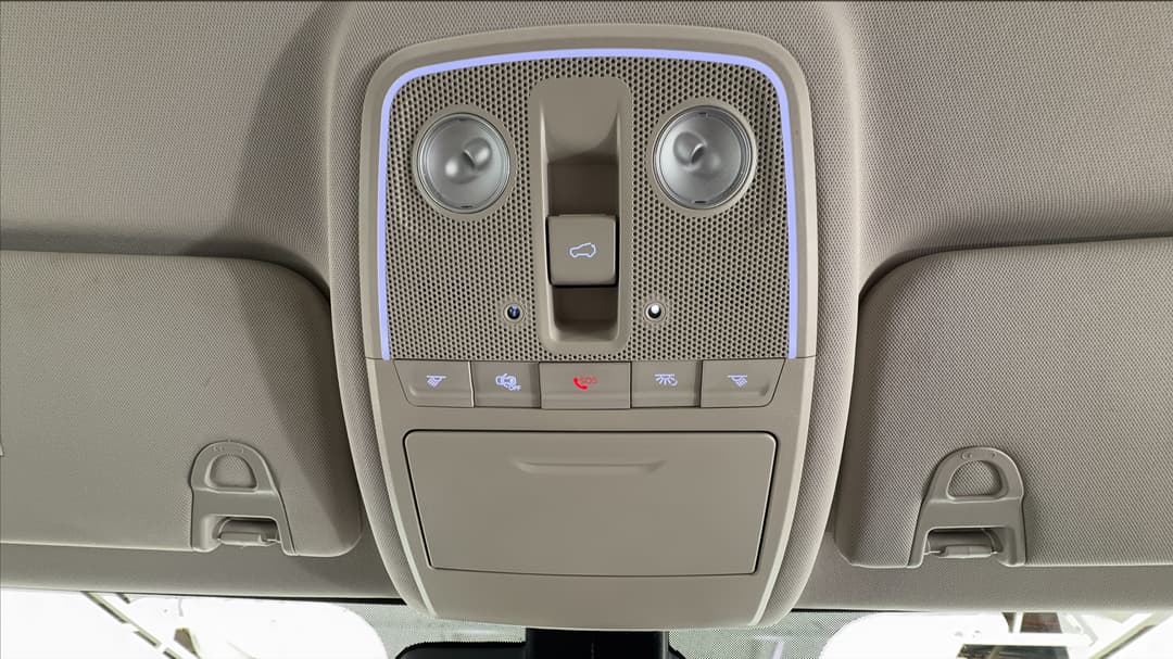 2023 Mahindra Xuv700 Ax7l, Automatic, 48441 km, On-Roof Controls/Sunglass holder