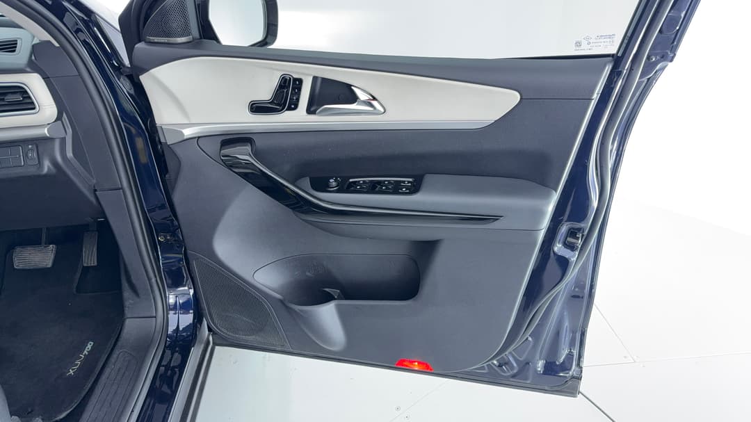 2023 Mahindra Xuv700 Ax7l, Automatic, 48441 km, Speaker View