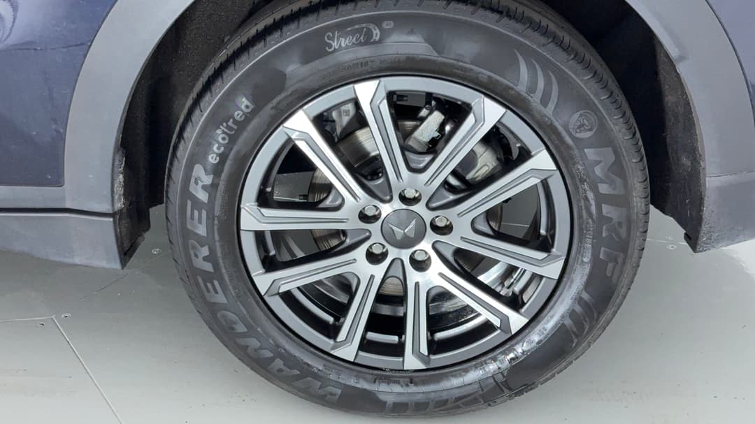 2023 Mahindra Xuv700 Ax7l, Automatic, 48441 km, Left Rear Wheel