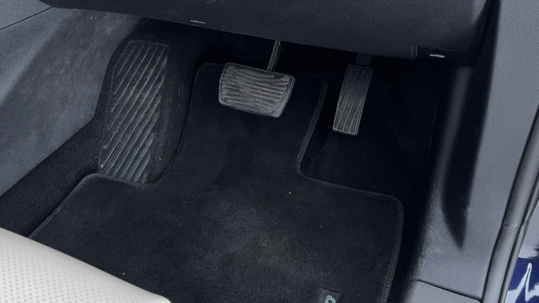 2023 Mahindra Xuv700 Ax7l, Automatic, 48441 km, Pedals and Footmat