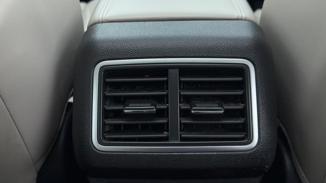 2023 Mahindra Xuv700 Ax7l, Automatic, 48441 km, Rear A/C Vent
