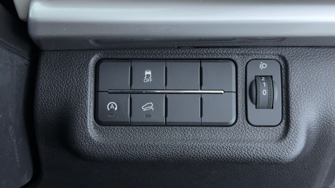 2023 Mahindra Xuv700 Ax7l, Automatic, 48441 km, Utility Switches/Buttons