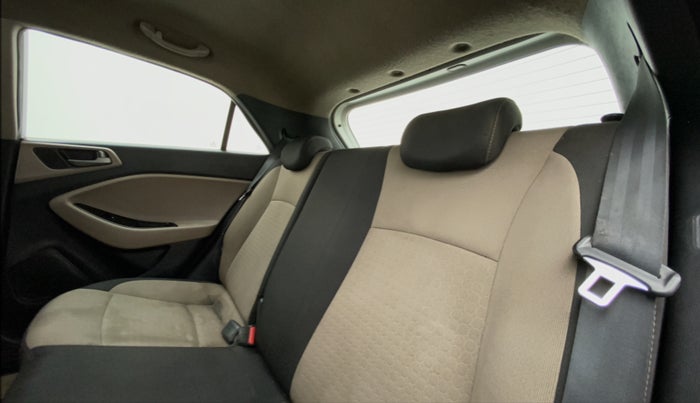 2017 Hyundai Elite i20 1.4 CRDI ASTA (O), Diesel, Manual, 70,821 km, Right Side Rear Door Cabin