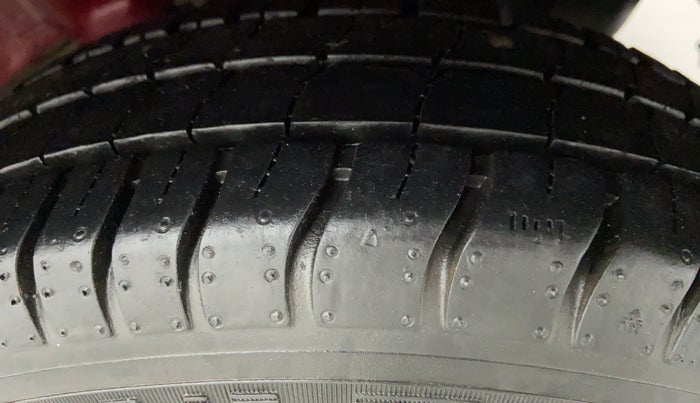 2015 Hyundai Eon ERA PLUS, Petrol, Manual, 28,074 km, Left Rear Tyre Tread