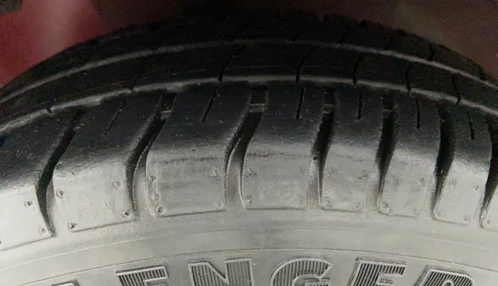 2015 Hyundai Eon ERA PLUS, Petrol, Manual, 28,074 km, Left Front Tyre Tread