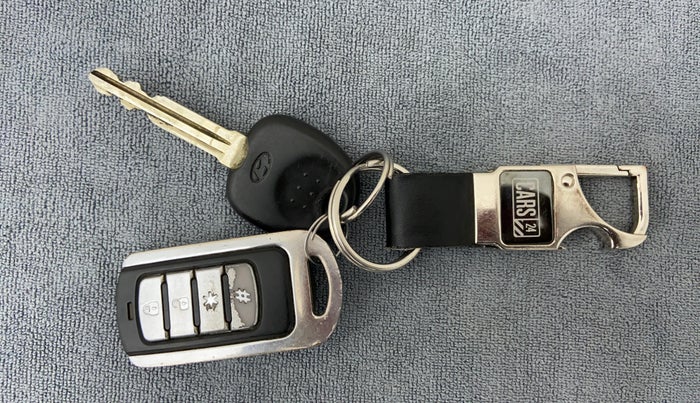 2015 Hyundai Eon ERA PLUS, Petrol, Manual, 28,074 km, Key Close Up