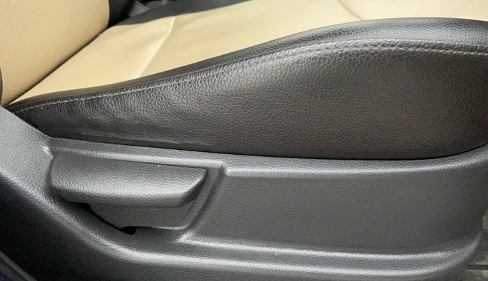 2015 Hyundai Eon ERA PLUS, Petrol, Manual, 28,074 km, Driver Side Adjustment Panel
