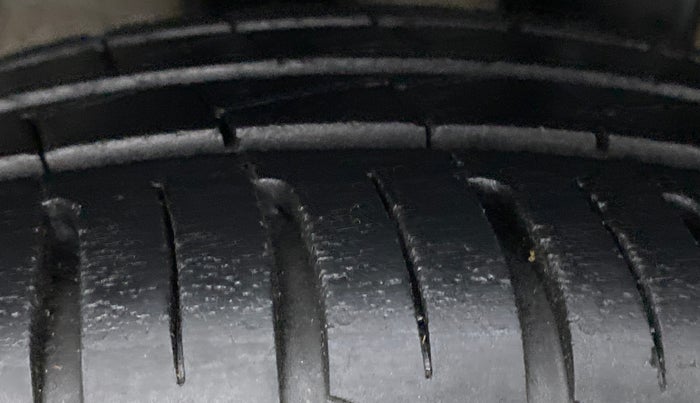 2020 Hyundai AURA S CNG, CNG, Manual, 15,913 km, Left Rear Tyre Tread