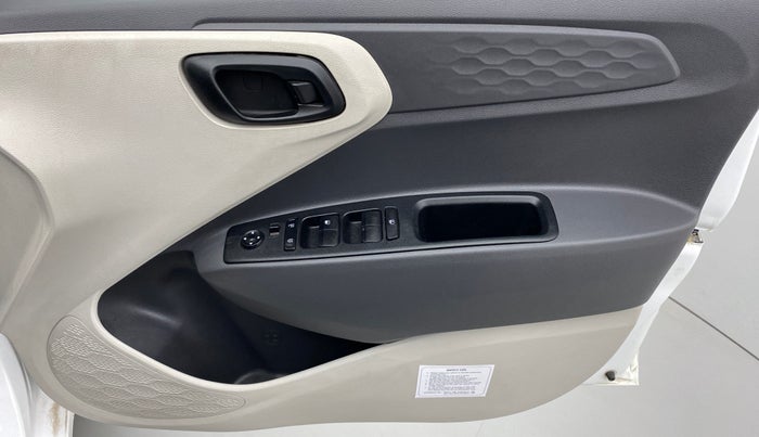 2020 Hyundai AURA S CNG, CNG, Manual, 15,913 km, Driver Side Door Panels Control