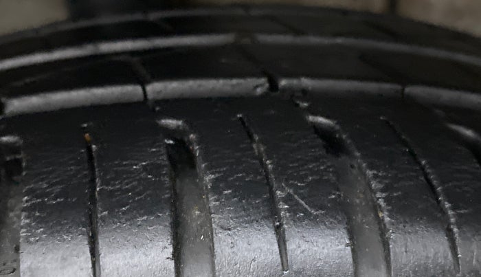 2020 Hyundai AURA S CNG, CNG, Manual, 15,913 km, Right Rear Tyre Tread