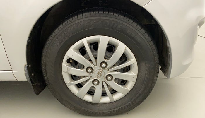 2014 Hyundai i10 SPORTZ 1.1, CNG, Manual, 93,455 km, Right Front Wheel