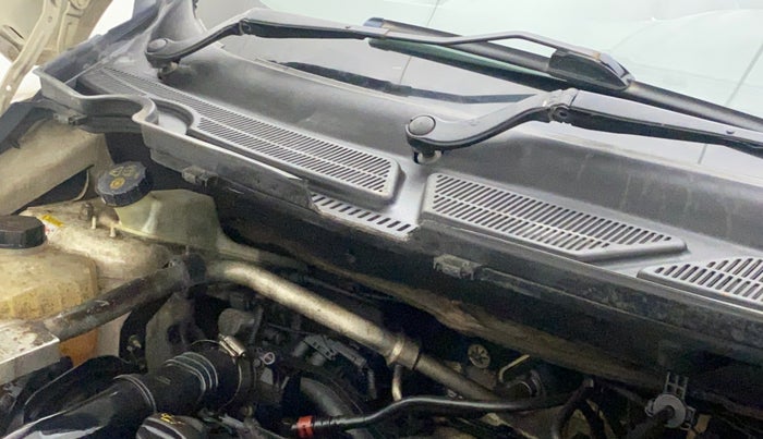 2014 Ford Ecosport 1.5 TITANIUMTDCI OPT, Diesel, Manual, 72,749 km, Bonnet (hood) - Cowl vent panel has minor damage
