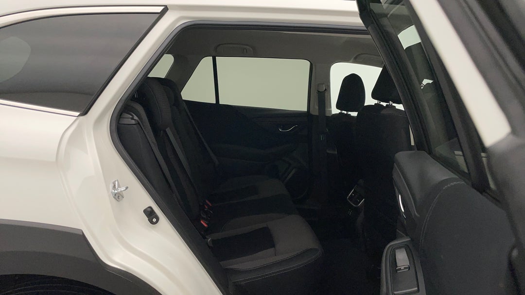 2024 Subaru Outback AWD, Automatic, 44830 km, Right Side Rear Door Cabin View