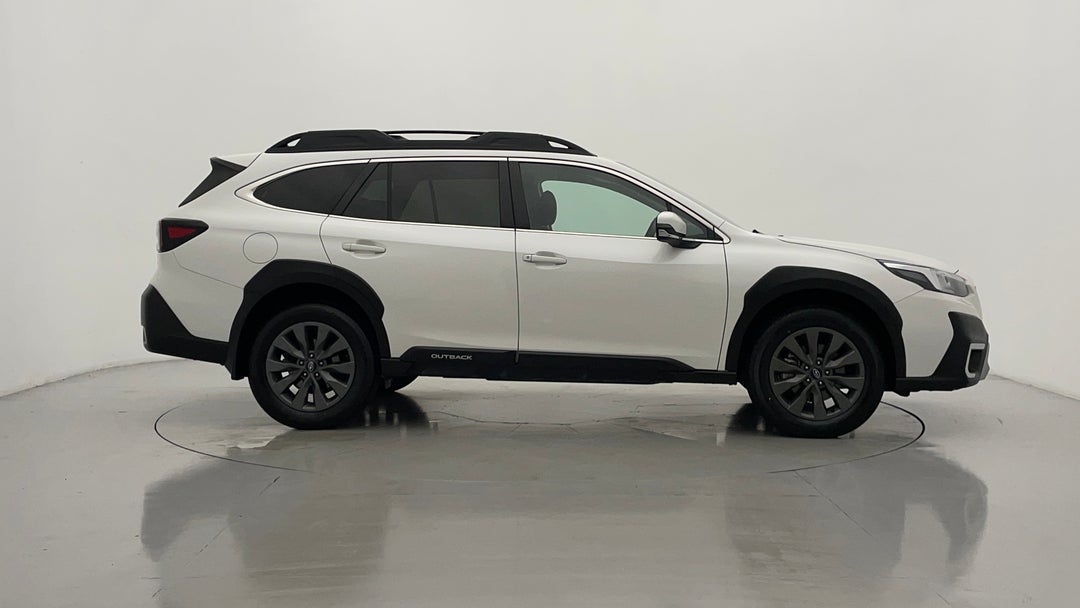 2024 Subaru Outback AWD, Automatic, 44830 km, Right Side View