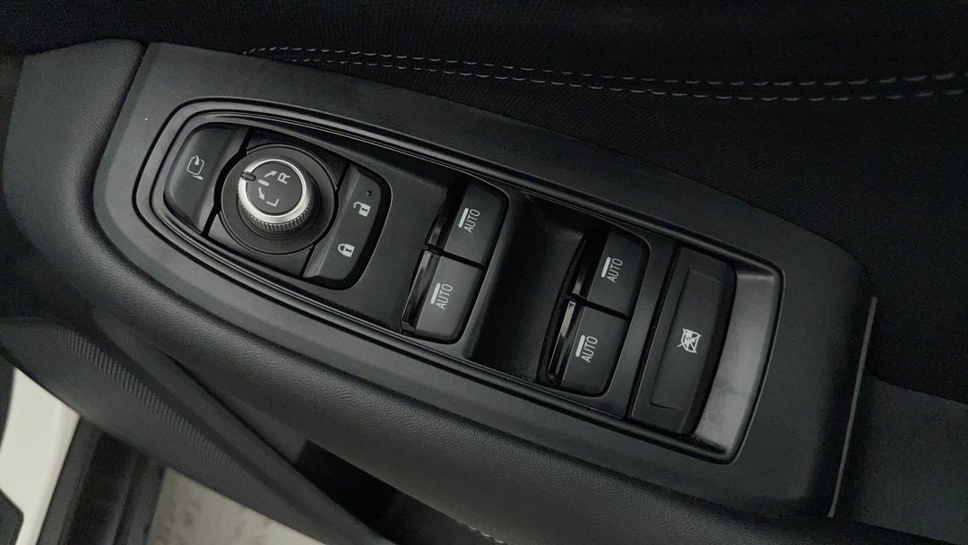 2024 Subaru Outback AWD, Automatic, 44830 km, Drivers Side Door Panel Controls