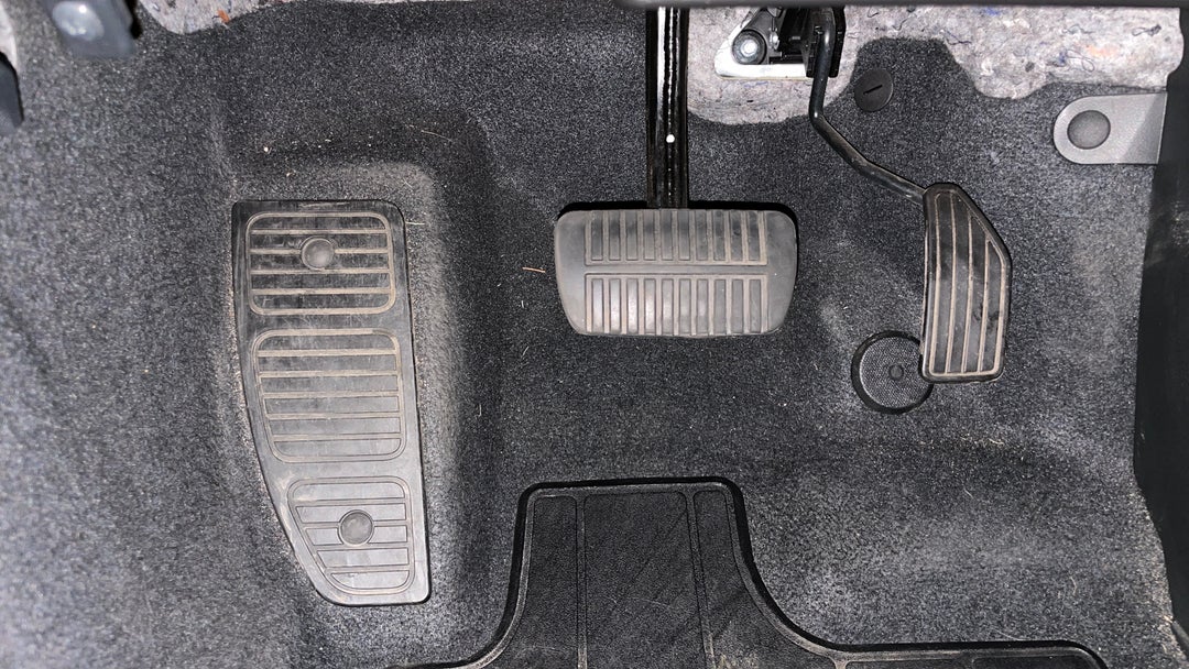 2024 Subaru Outback AWD, Automatic, 44830 km, Pedals and Footmat