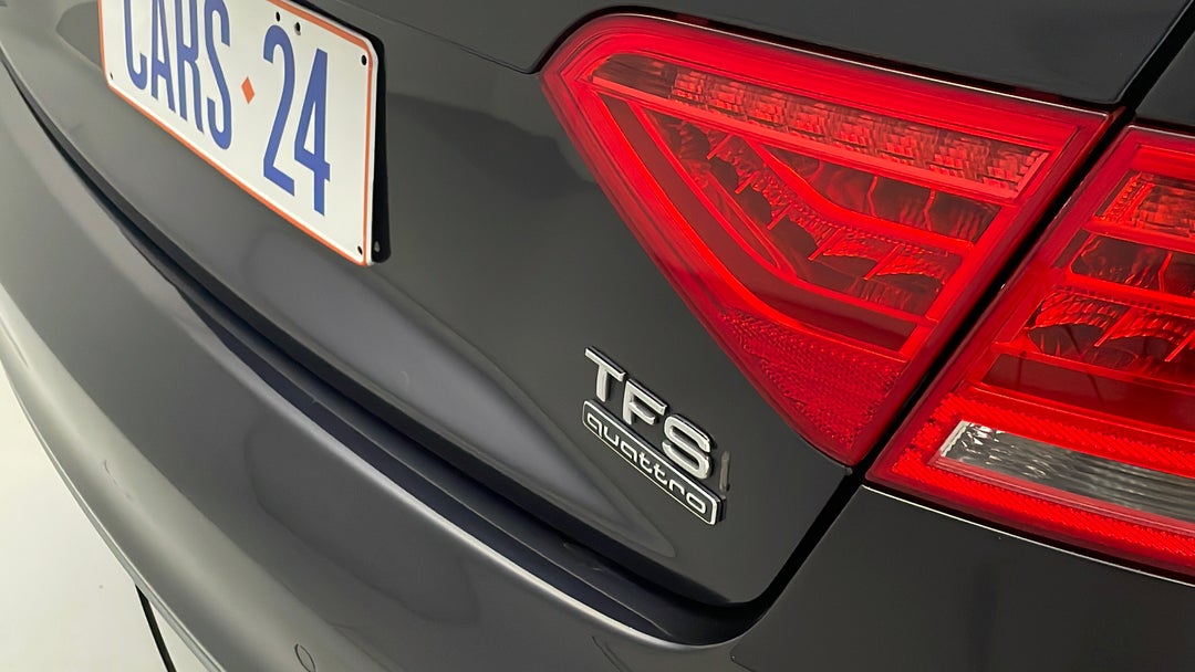 Badge (Boot Right Side)