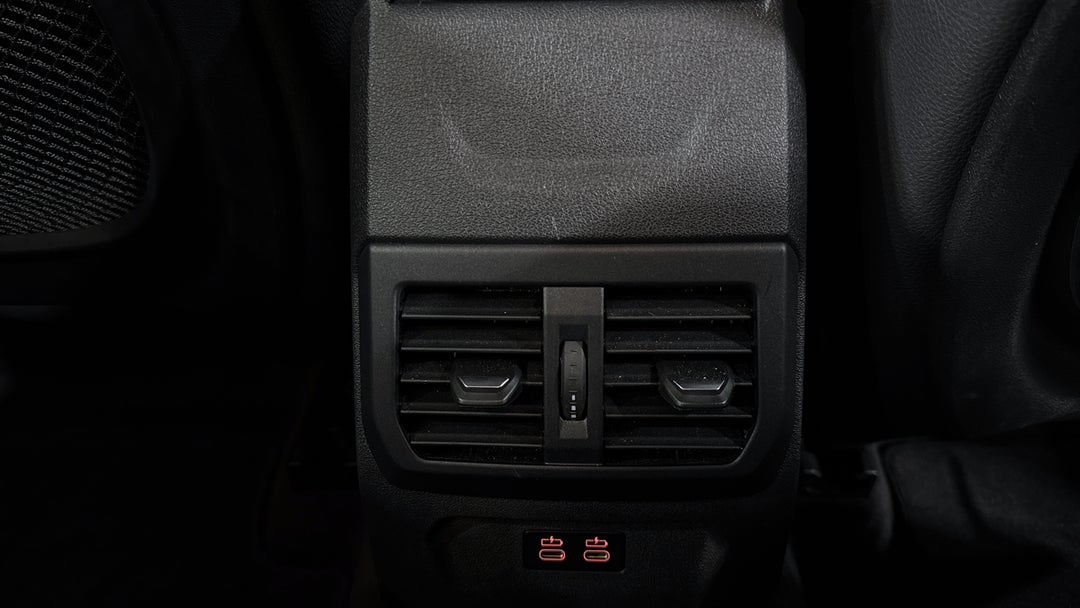 2023 BMW 1 18i M Sport, Automatic, 22449 km, Rear A/C Vent