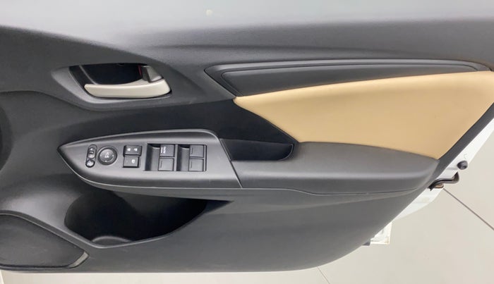 2022 Honda Jazz 1.2L I-VTEC V CVT, Petrol, Automatic, 10,003 km, Driver Side Door Panels Control