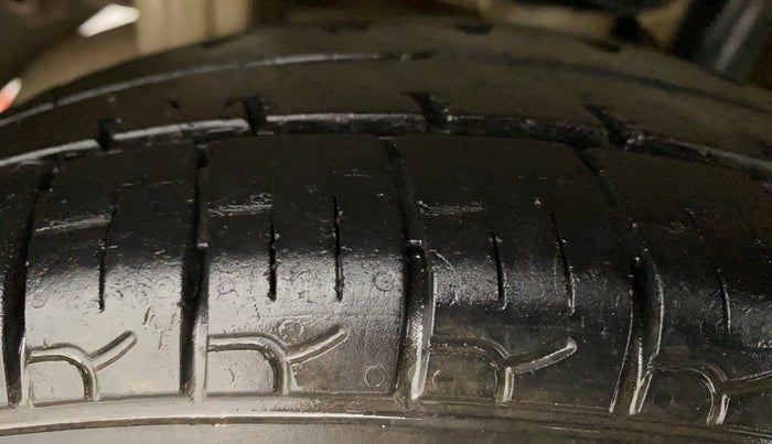 2014 Maruti Alto 800 LXI CNG, CNG, Manual, 83,631 km, Right Rear Tyre Tread