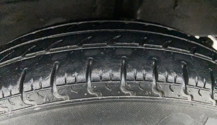 2018 Renault Kwid RXE, Petrol, Manual, 41,197 km, Left Rear Tyre Tread