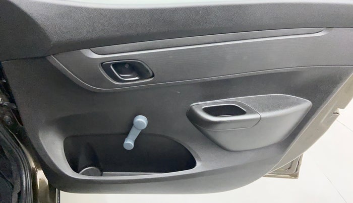 2018 Renault Kwid RXE, Petrol, Manual, 41,197 km, Driver Side Door Panels Control