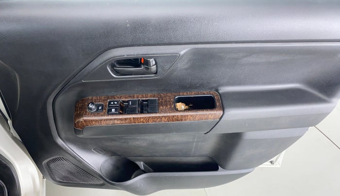 2020 Maruti New Wagon-R 1.0 Lxi (o) cng, CNG, Manual, 56,224 km, Driver Side Door Panels Control