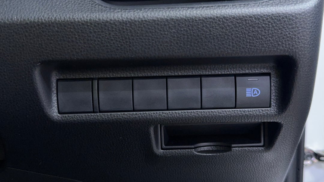 2020 Toyota RAV4 Gx (2WD) Hybrid, Automatic, 107619 km, Utility Switches/Buttons