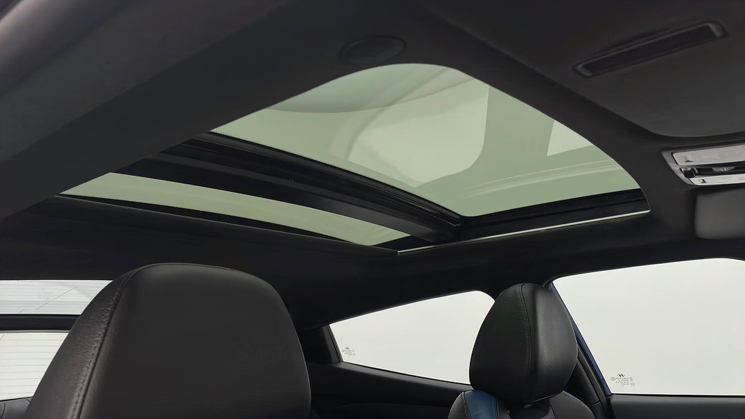 Interior Sunroof/Moonroof