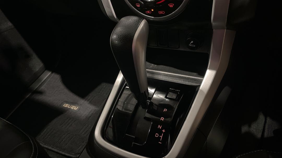 2019 Isuzu MU-X Ls-t (4x2), Automatic, 83453 km, Gear Lever 