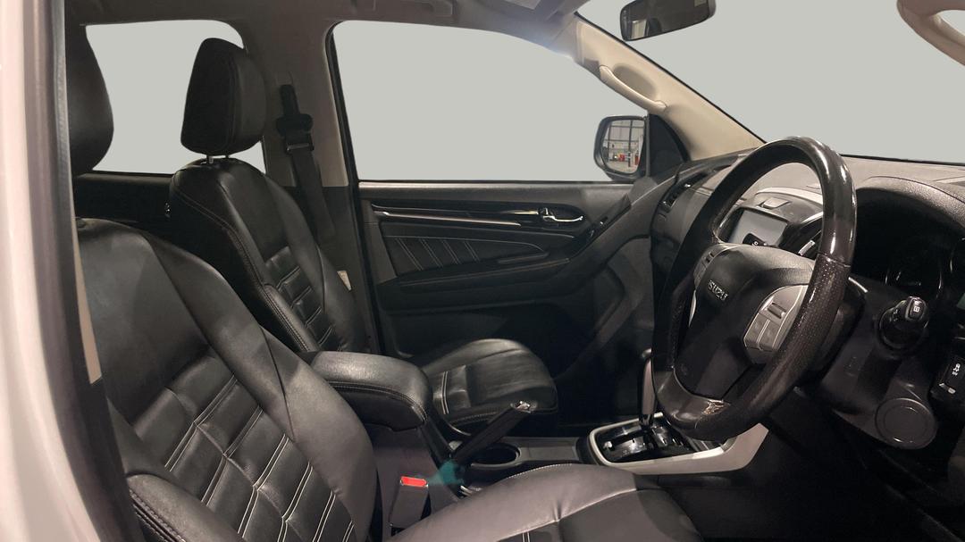 2019 Isuzu MU-X Ls-t (4x2), Automatic, 83453 km, Right Side Front Door Cabin View