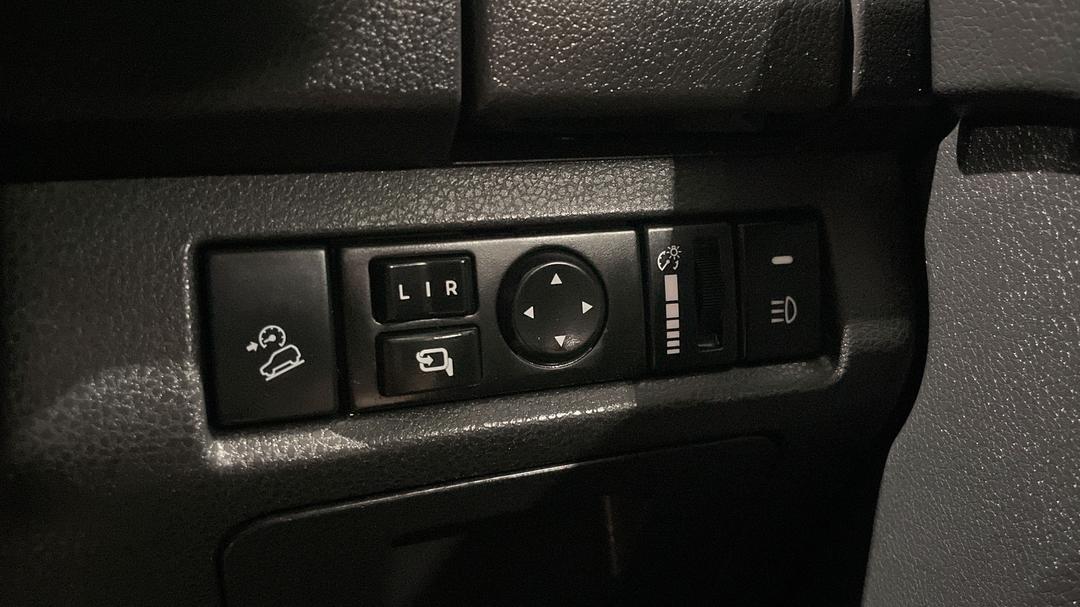 2019 Isuzu MU-X Ls-t (4x2), Automatic, 83453 km, Utility Switches/Buttons