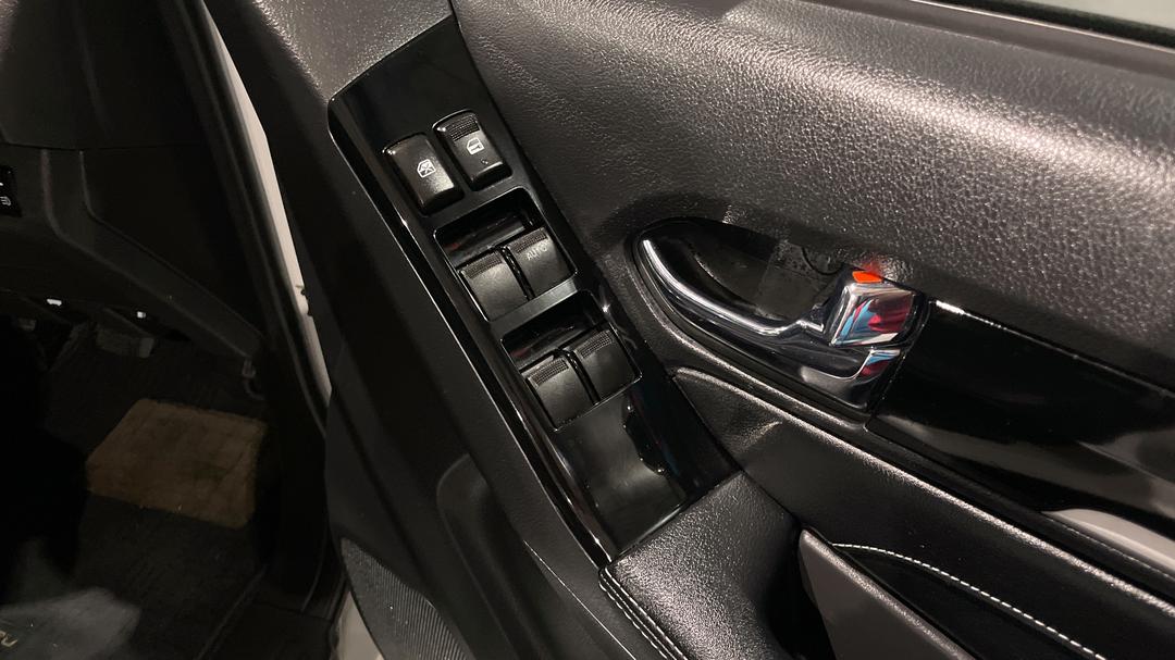 2019 Isuzu MU-X Ls-t (4x2), Automatic, 83453 km, Drivers Side Door Panel Controls