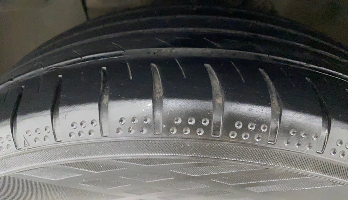 2017 Hyundai Elite i20 ASTA 1.2 (O), Petrol, Manual, 73,849 km, Left Front Tyre Tread
