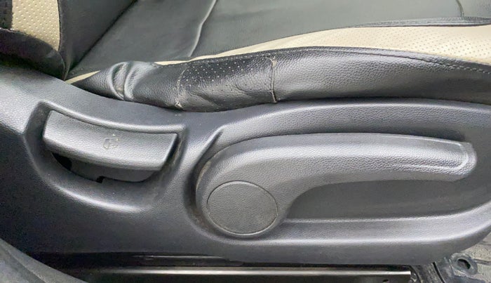2017 Hyundai Elite i20 ASTA 1.2 (O), Petrol, Manual, 73,849 km, Driver Side Adjustment Panel
