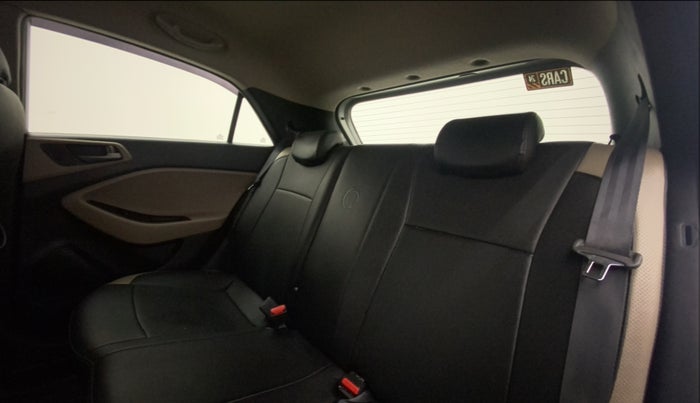 2017 Hyundai Elite i20 ASTA 1.2 (O), Petrol, Manual, 73,849 km, Right Side Rear Door Cabin