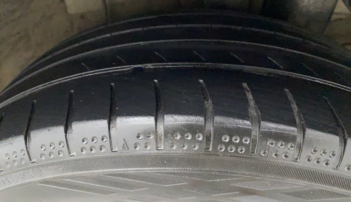2017 Hyundai Elite i20 ASTA 1.2 (O), Petrol, Manual, 73,849 km, Left Rear Tyre Tread