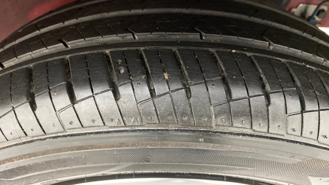 Left Rear Tyre Tread