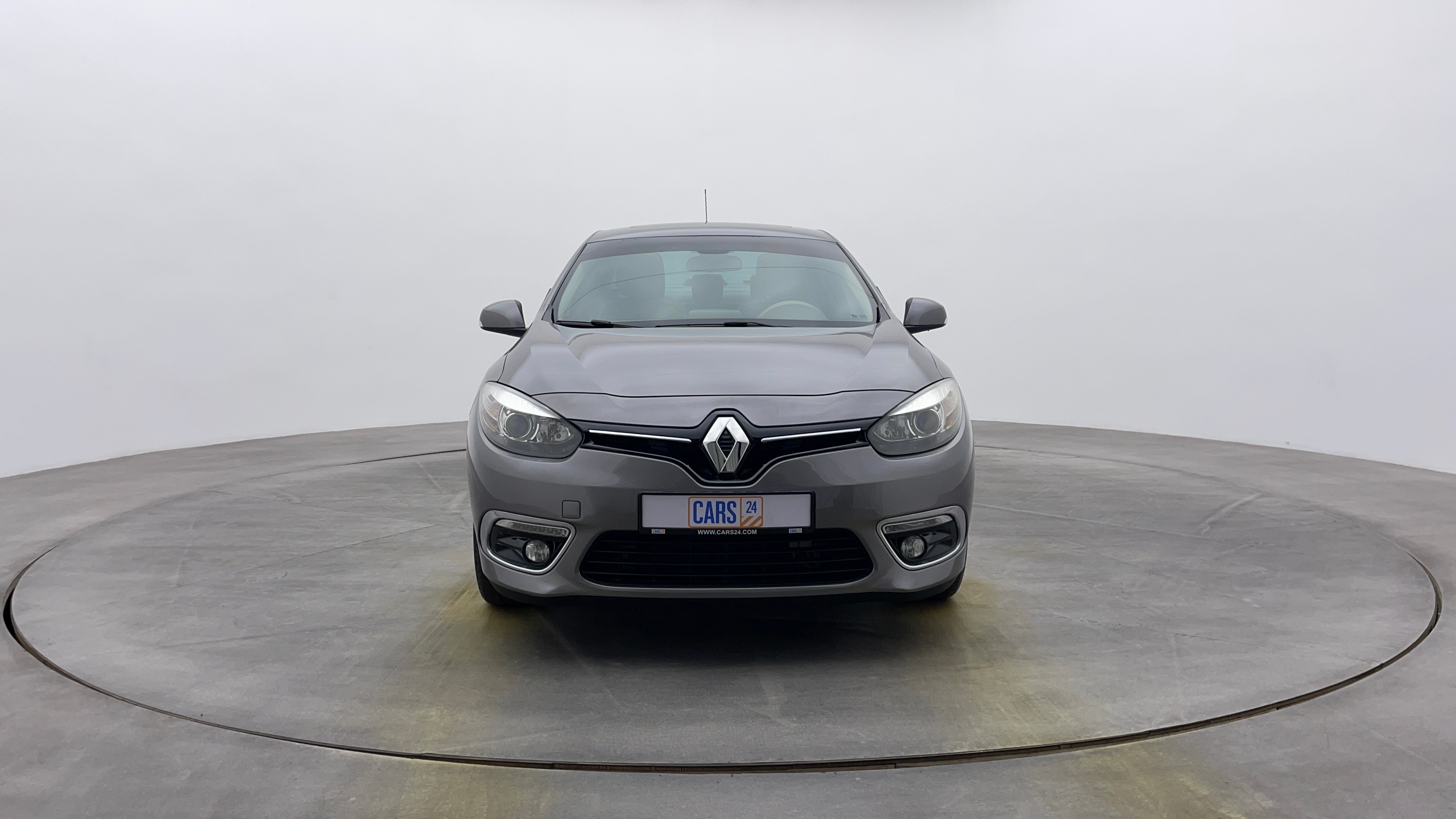 Renault Fluence-Front View