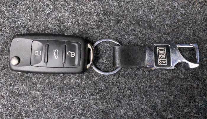 2021 Volkswagen Vento COMFORTLINE 1.0L TSI, Petrol, Manual, 44,286 km, Key Close Up