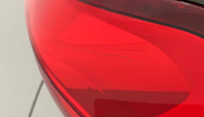 2016 Renault Kwid RXT 1.0, Petrol, Manual, 22,593 km, Right tail light - Minor scratches