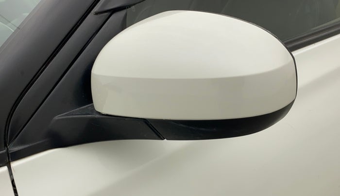 2019 Maruti Vitara Brezza VDI AMT, Diesel, Automatic, 65,899 km, Left rear-view mirror - Cover has minor damage