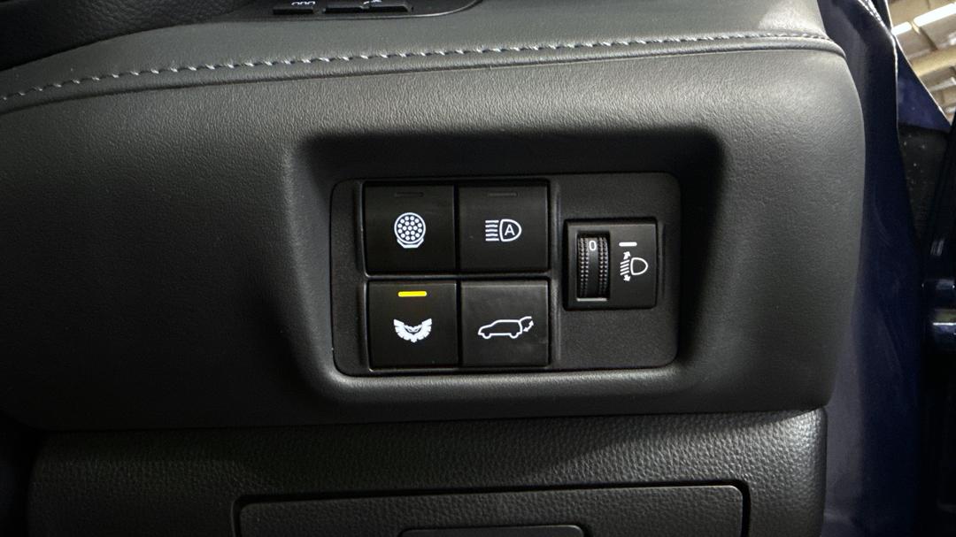 2022 Toyota Kluger Gxl Hybrid AWD, Automatic, 55788 km, Utility Switches/Buttons