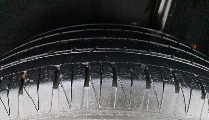 2017 Maruti Vitara Brezza ZDI, Diesel, Manual, 28,851 km, Left Rear Tyre Tread