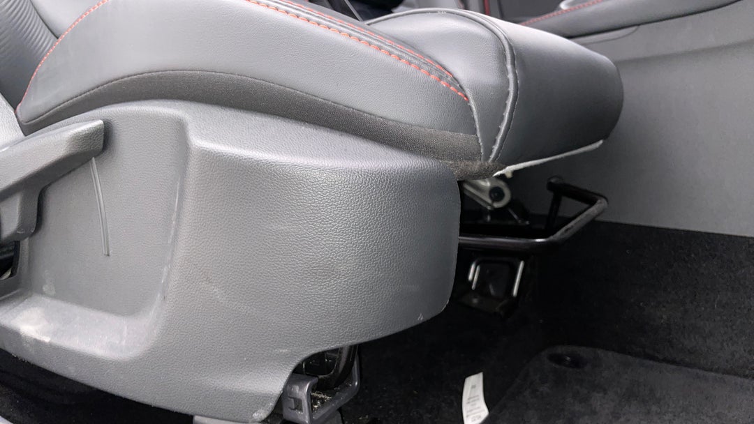 2022 MG Zst Vibe, Automatic, 16356 km, Drivers Side Adjustment Panel