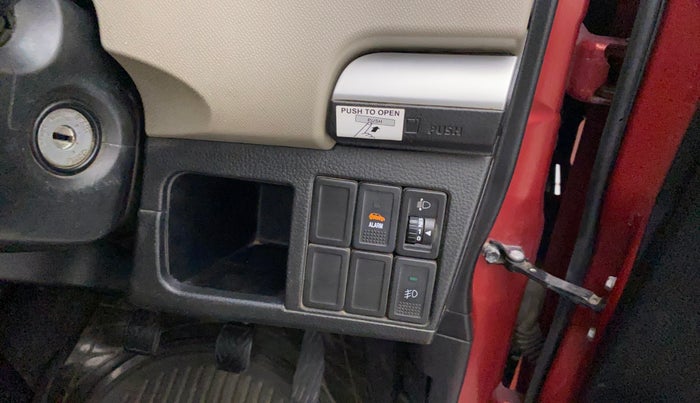 2013 Maruti Wagon R 1.0 VXI, Petrol, Manual, 1,10,391 km, Dashboard - Headlight height adjustment not working