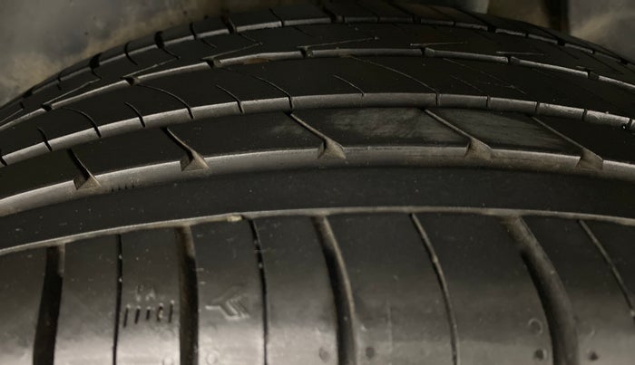 2016 Hyundai Creta 1.6 SX (O) CRDI, Diesel, Manual, 64,991 km, Left Rear Tyre Tread